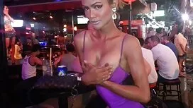 ラッキー男とともに三人の女性 女子 用  ...