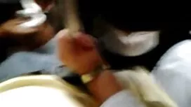 ぽっちゃりPiva fucks車のディー ...