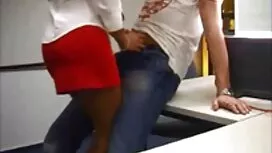 セクシーな不動産業者fucksクライアン ...