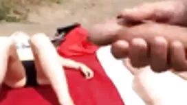スパイダーマンは若い女の子を救助し、彼女 ...